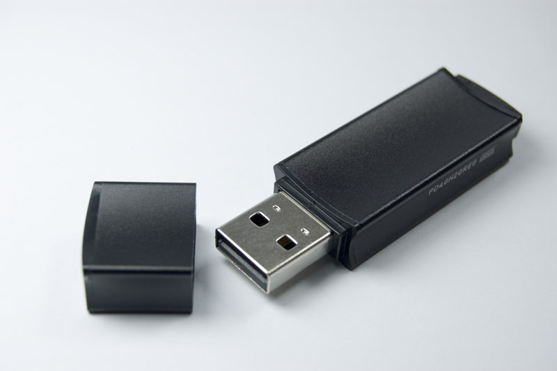 Флеш накопитель USB 2.0 Goodram UEG2