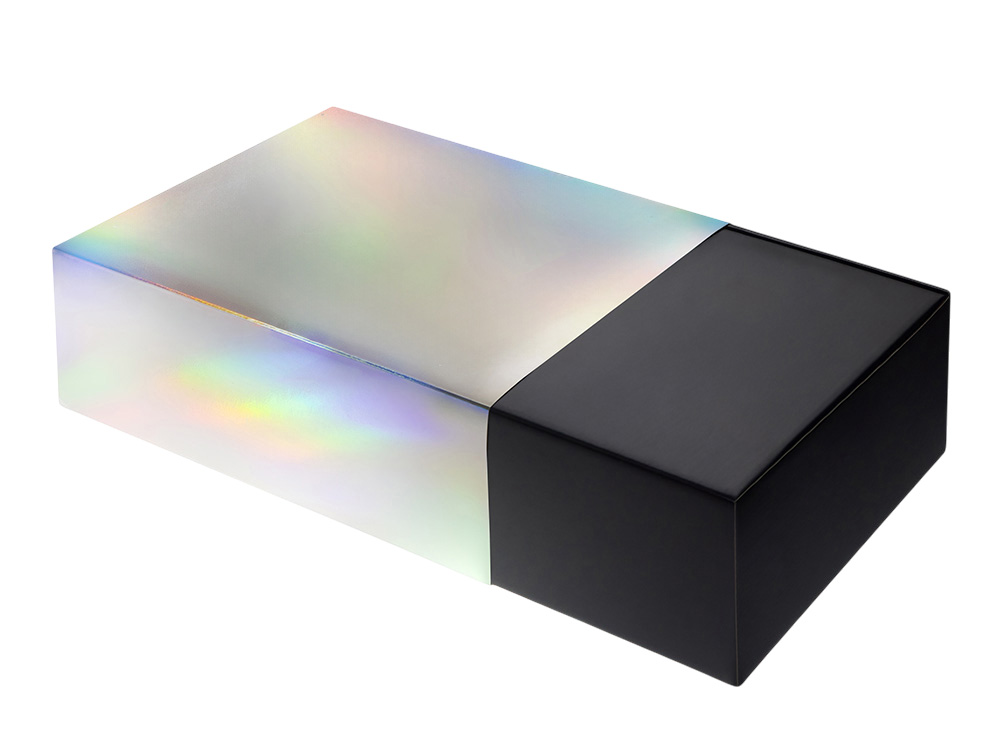 Подарочная коробка с голографическим шубером Aurora, L